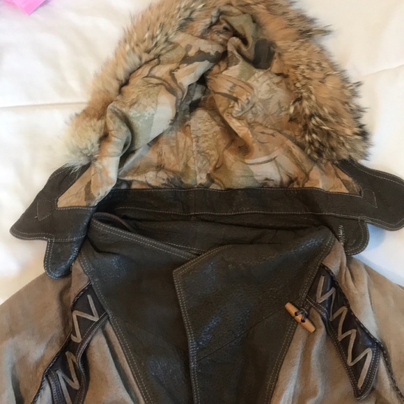 Jacket - Picture 2 of 7